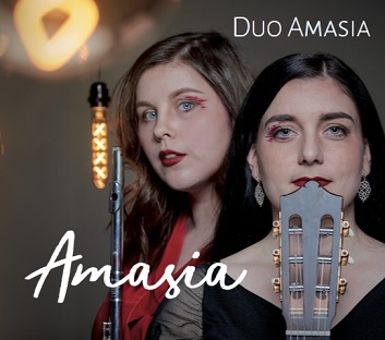 Ophiclide Showroom Concert duo Amasia Laura Matz (flte) et Nora Amanda Gundersen (guitare)