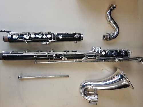 Voir  L´argenture d´une clarinette basse Selmer